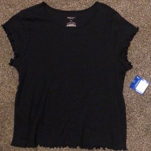 Black lettuce edge, ribbed tee